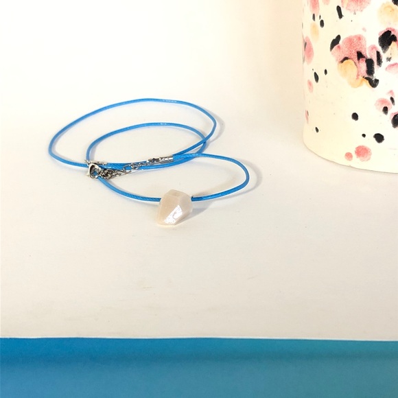 Handmade resin crystal necklace opal gem - Picture 2 of 4